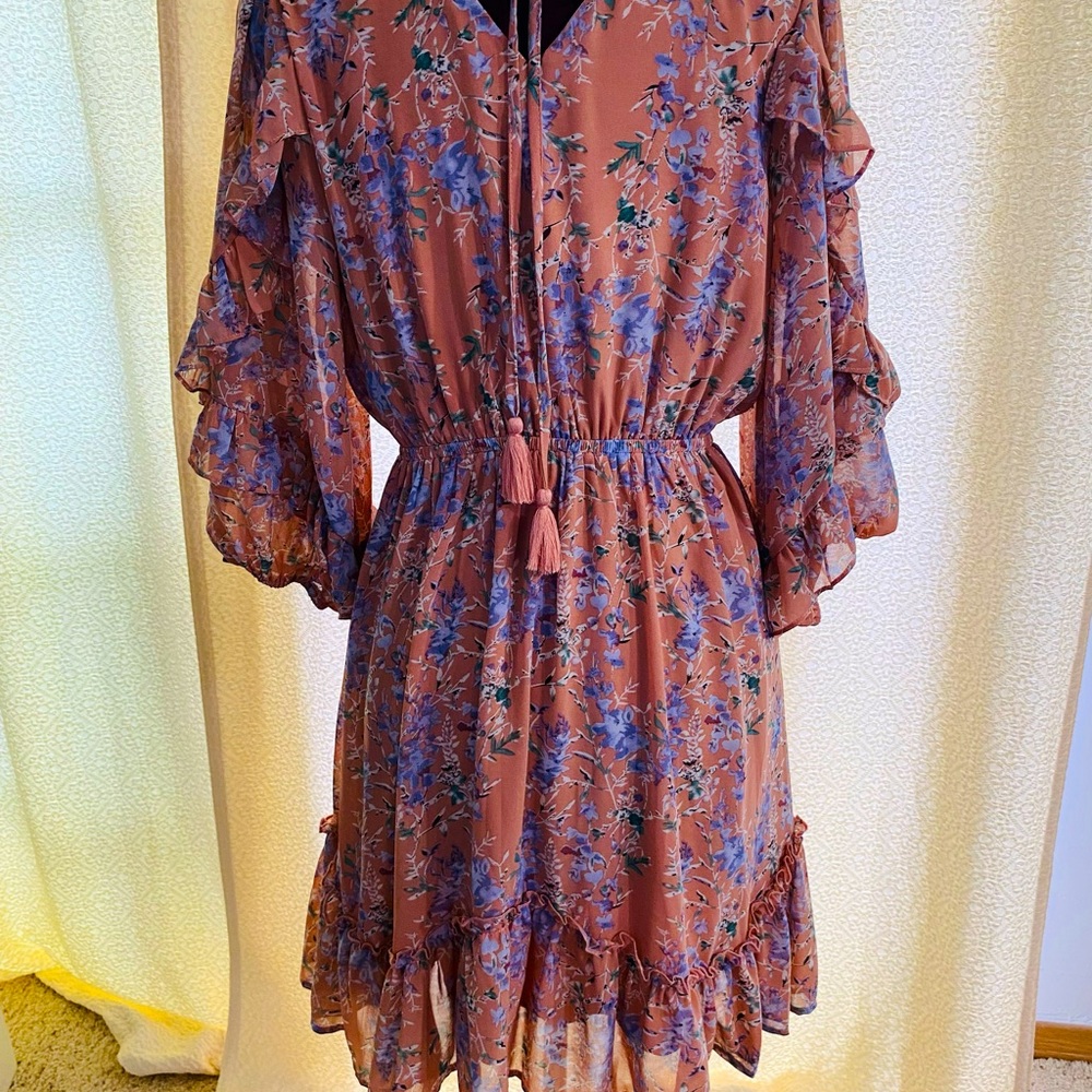 Dress, size small, back neck ties, GiGiO, peach with flowers